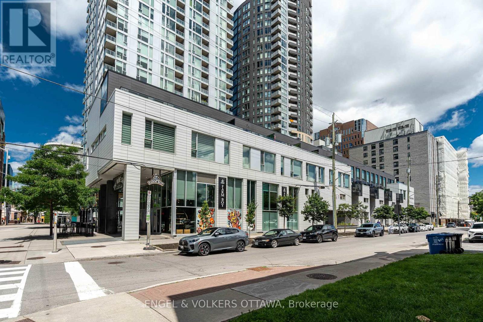 #207 197 LISGAR STREET - 1