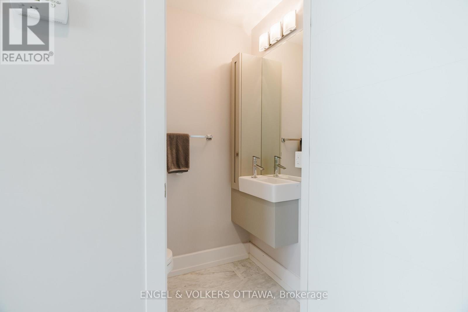 #207 197 LISGAR STREET - 13