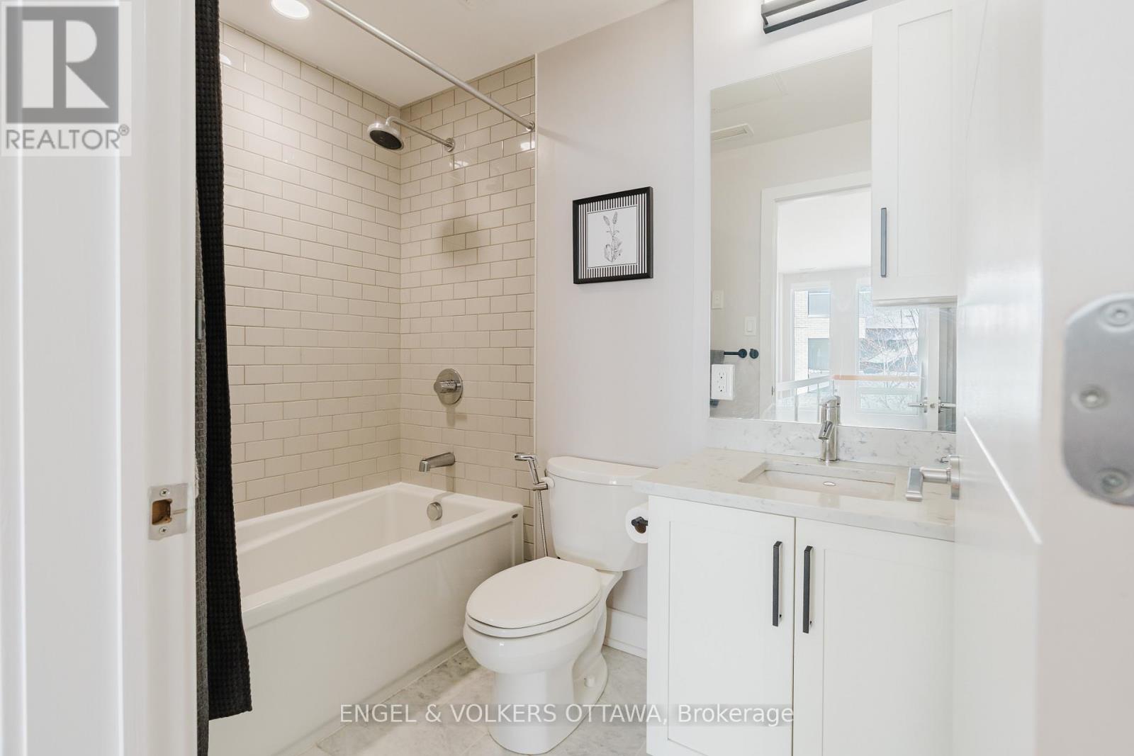 #207 197 LISGAR STREET - 21