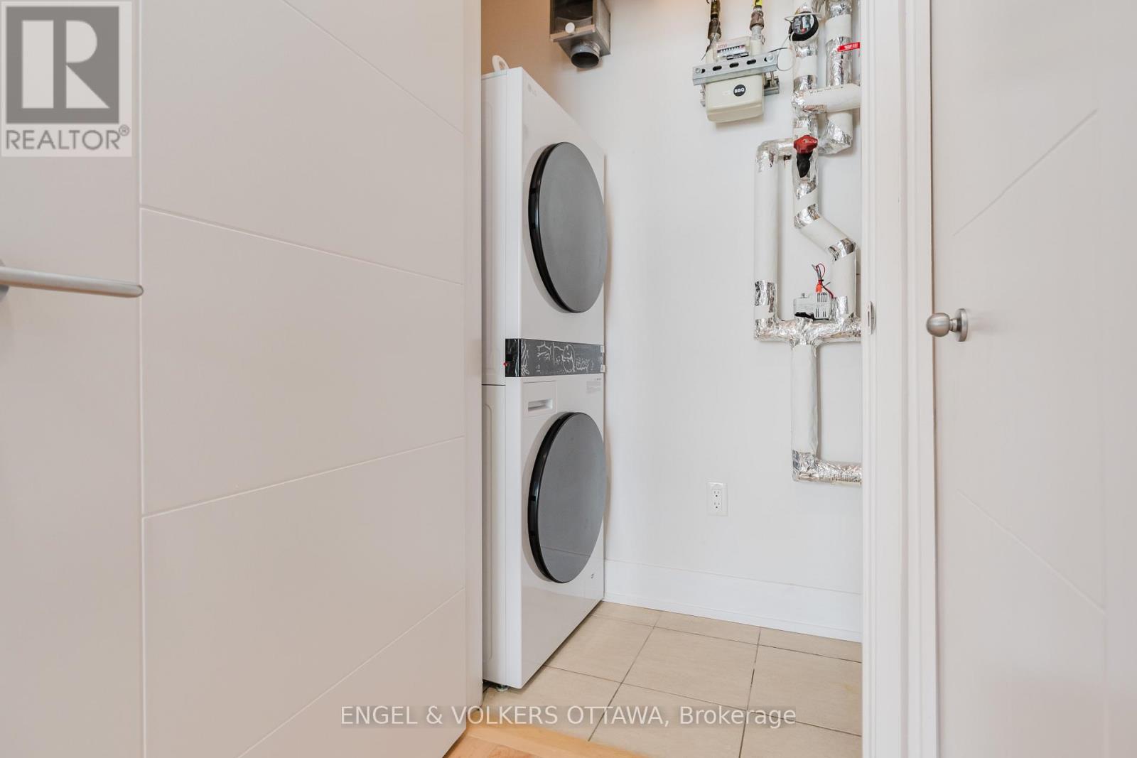 #207 197 LISGAR STREET - 23
