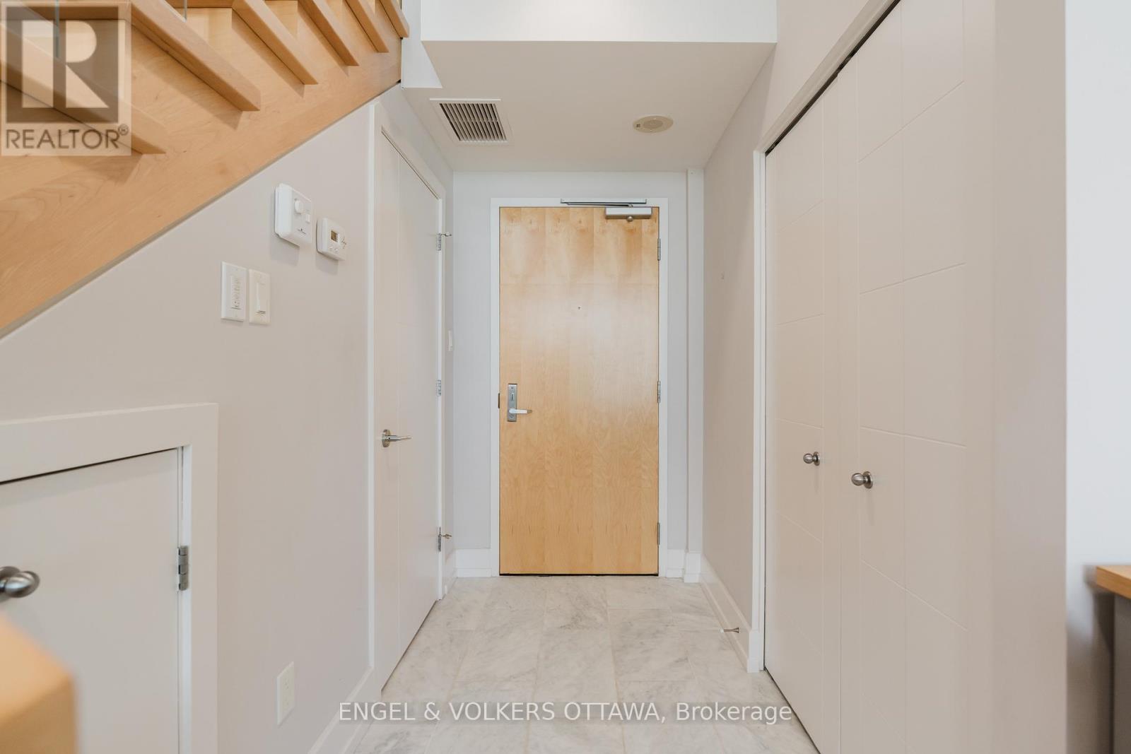 #207 197 LISGAR STREET - 3