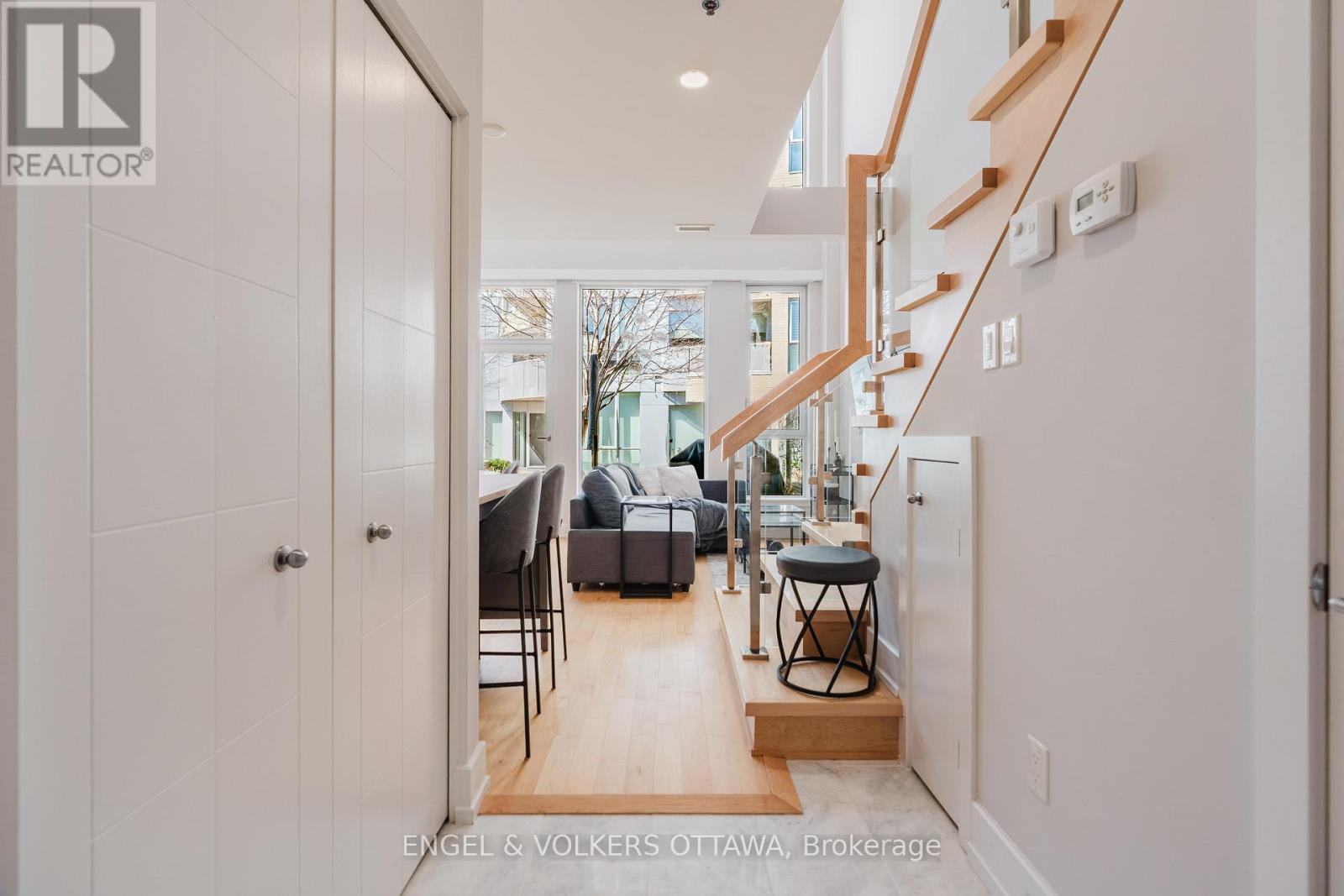 #207 197 LISGAR STREET - 4