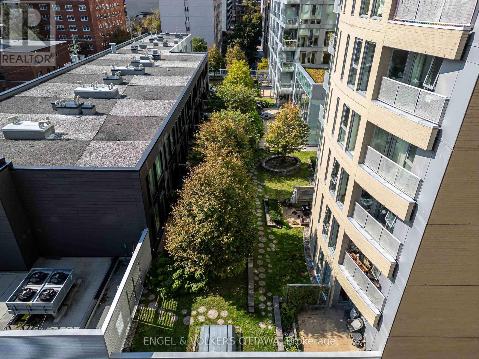 #207 197 LISGAR STREET - 42