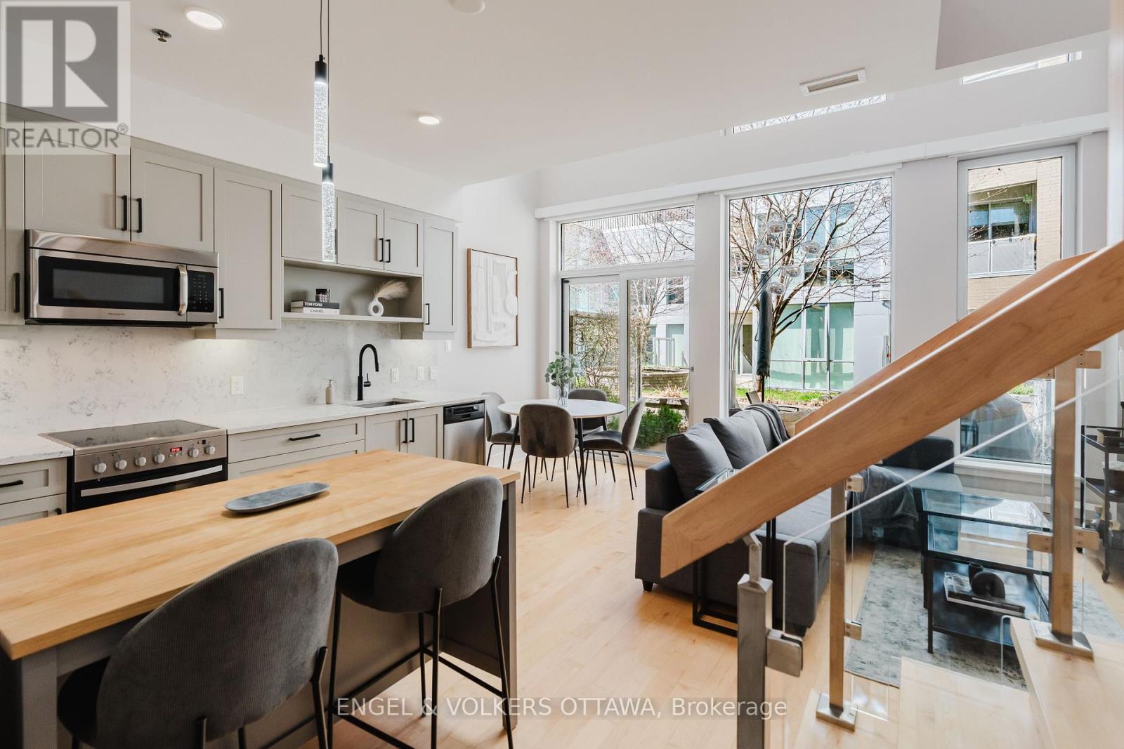 #207 197 LISGAR STREET - 6