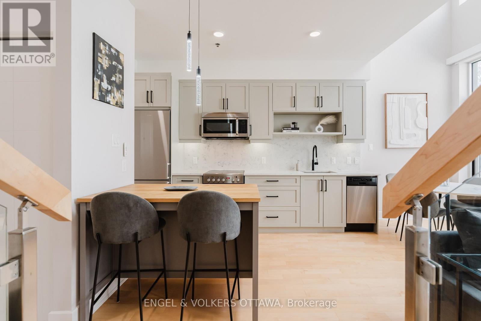 #207 197 LISGAR STREET - 7