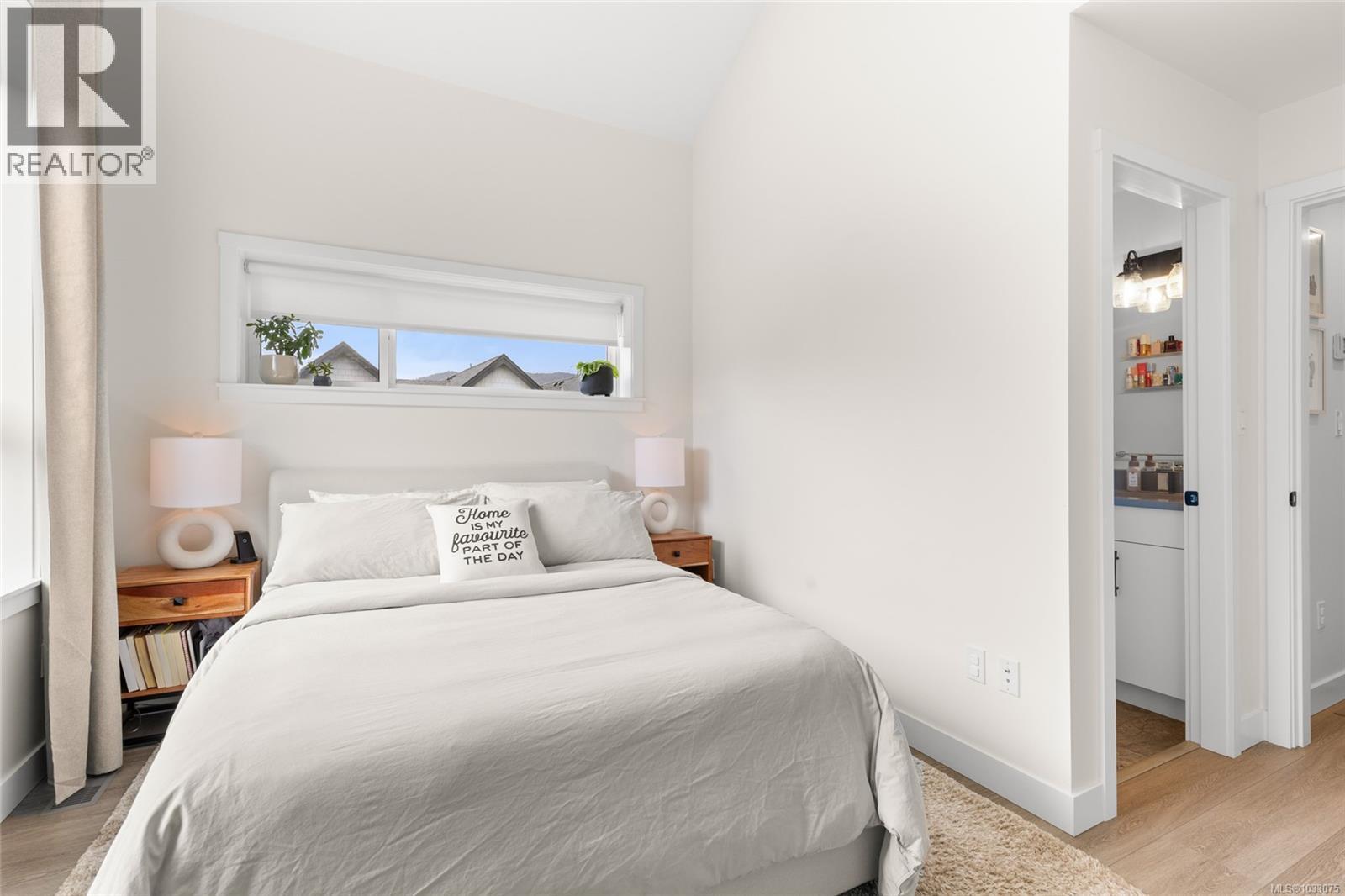 1122 Pullman Close - 12