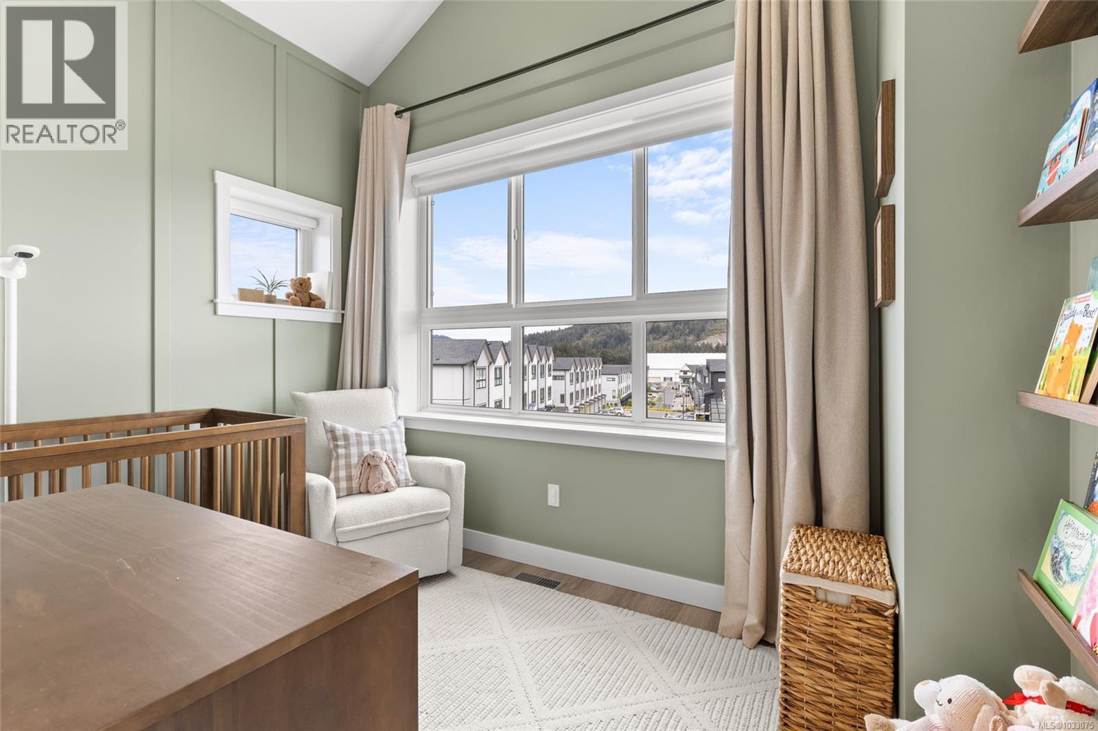 1122 Pullman Close - 15