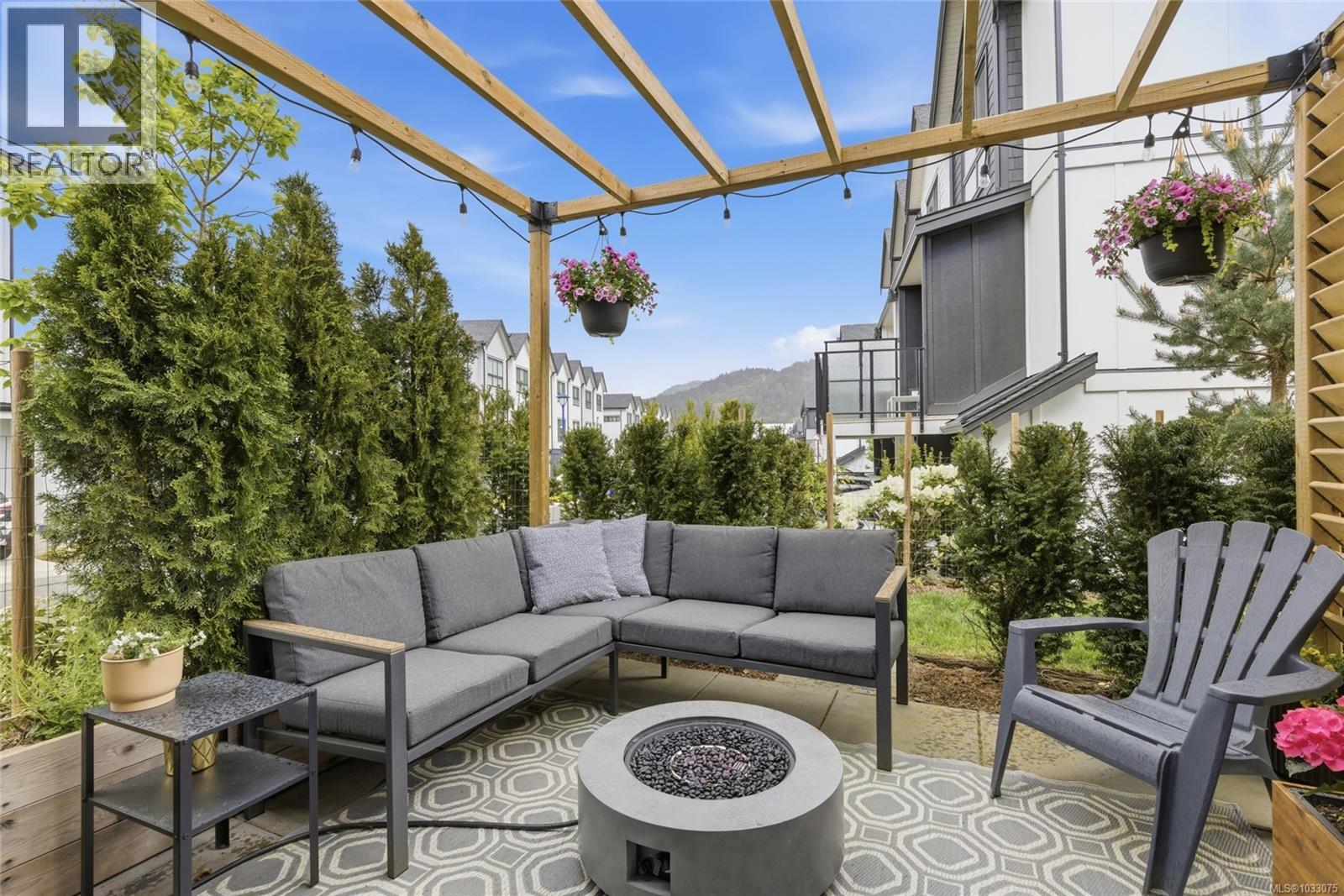 1122 Pullman Close - 21