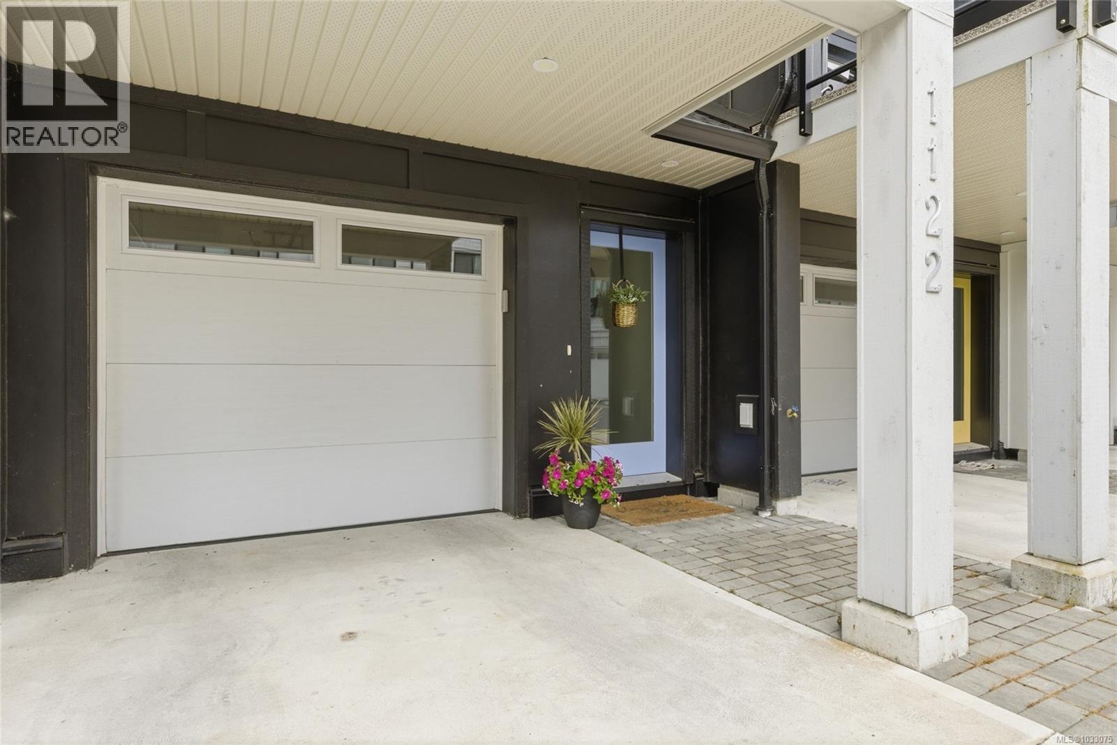 1122 Pullman Close - 24