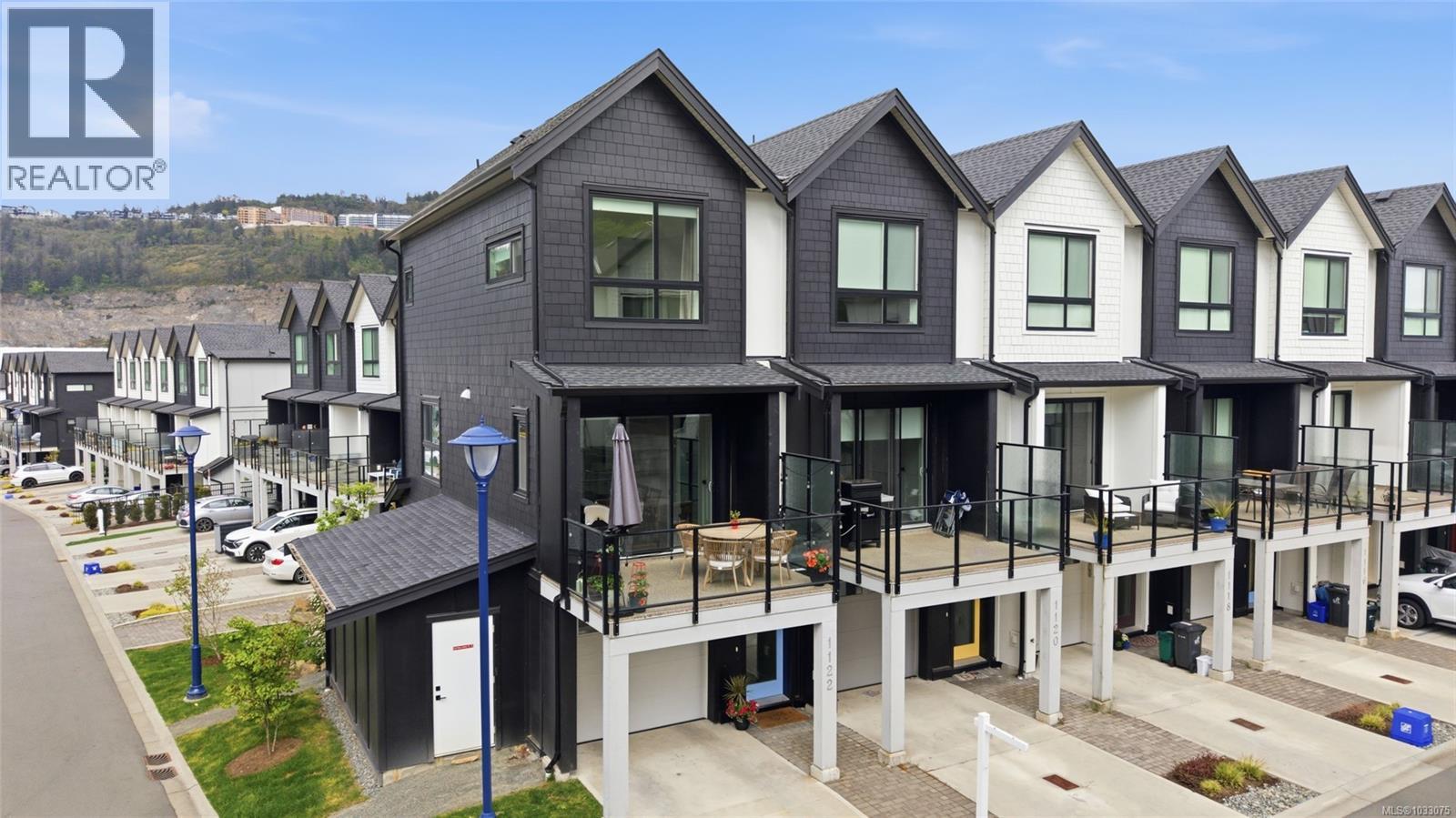 1122 Pullman Close - 29