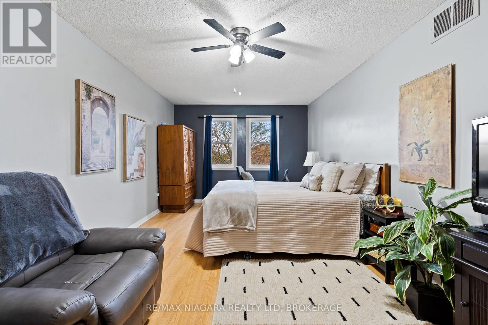 51 WOODRUSH AVENUE - 25