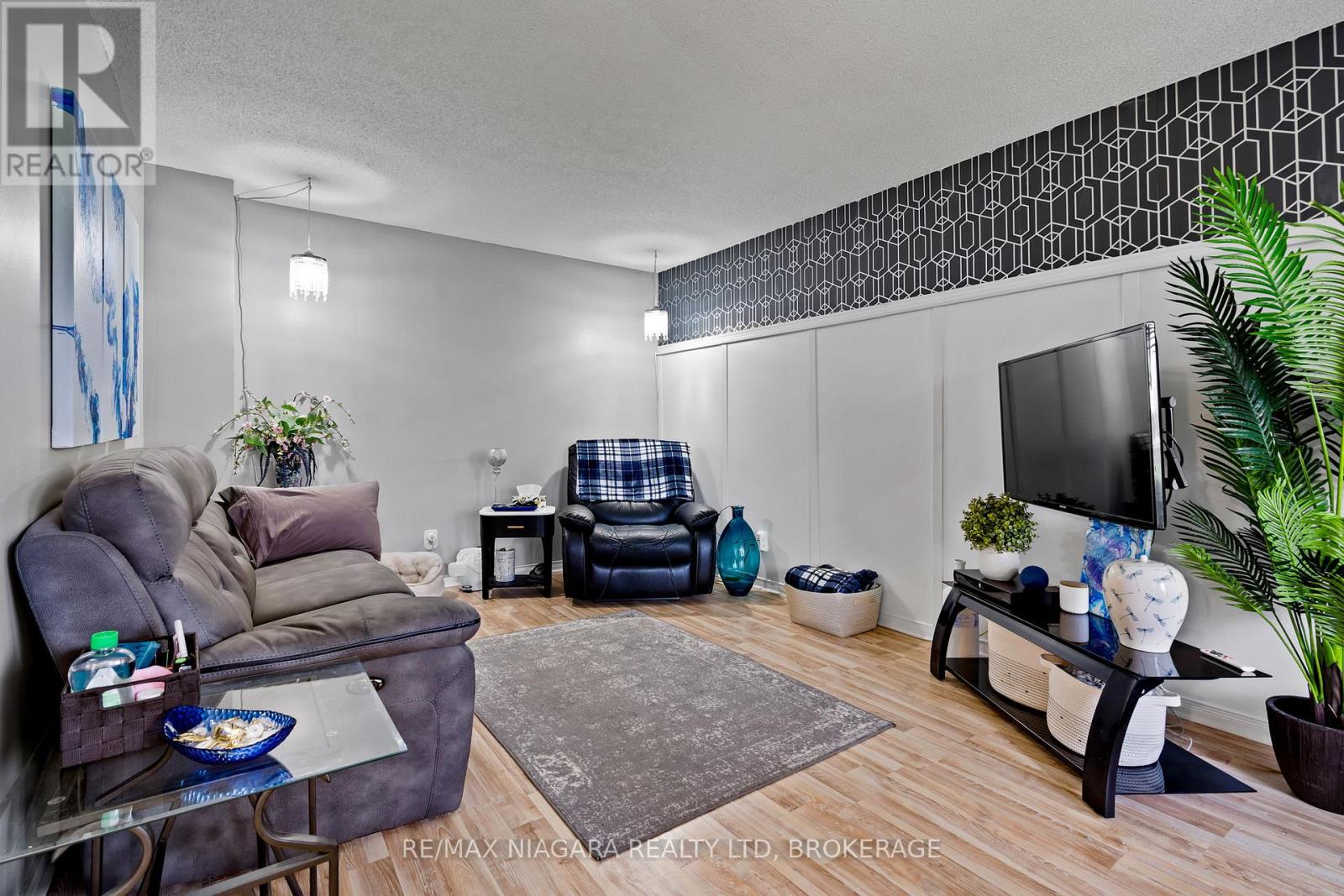 51 WOODRUSH AVENUE - 7
