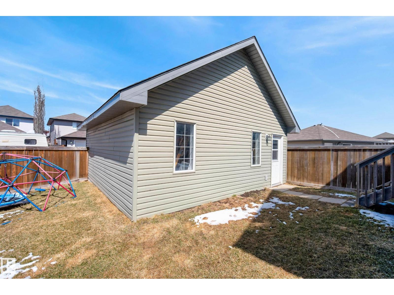 1148 35 AV NW, Edmonton