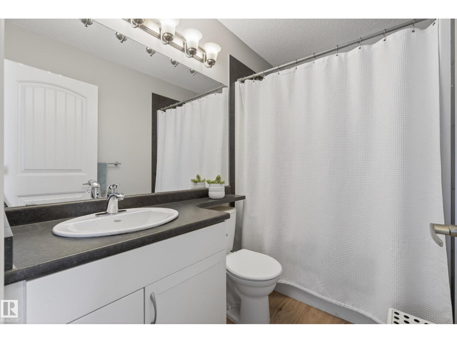 1148 35 AV NW, Edmonton