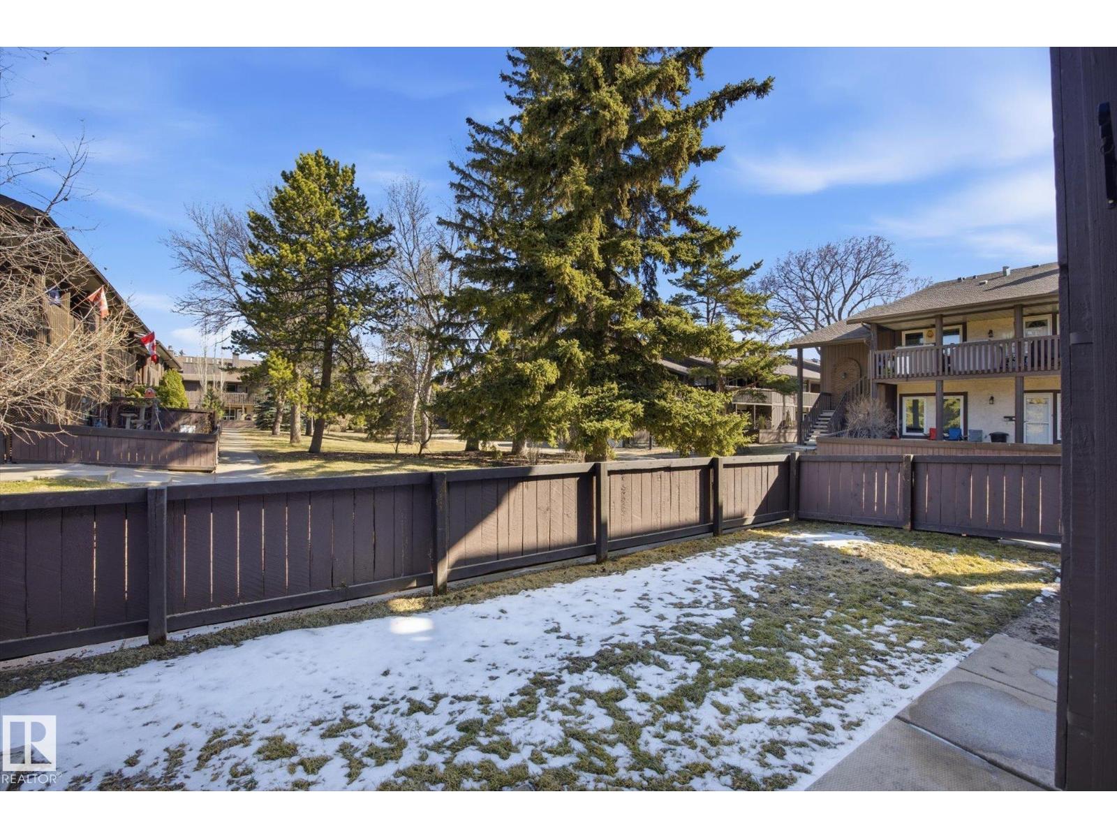 238 SURREY GARDENS GD NW, Edmonton