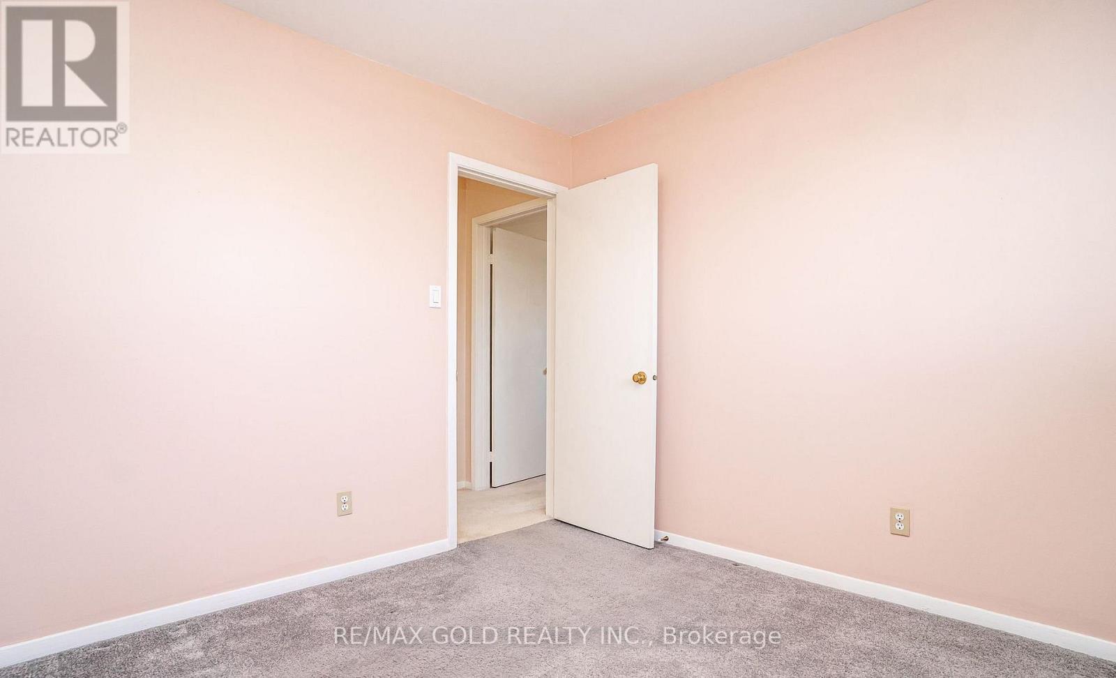 34 DEERFIELD CRESCENT - 21