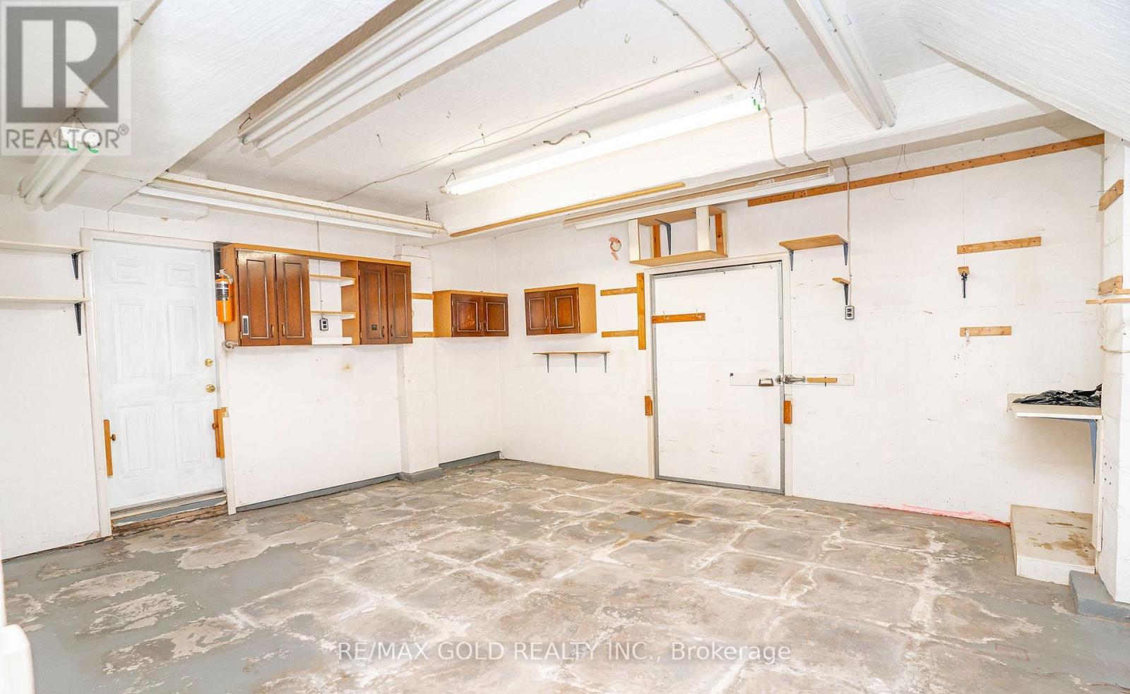 34 DEERFIELD CRESCENT - 34