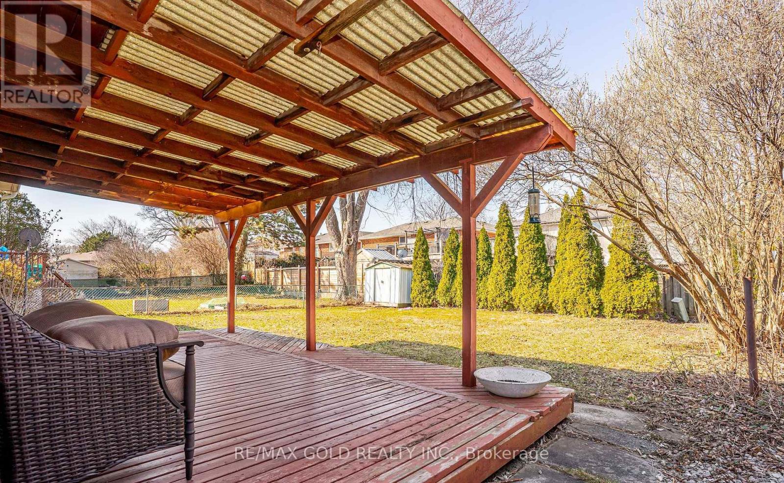 34 DEERFIELD CRESCENT - 37