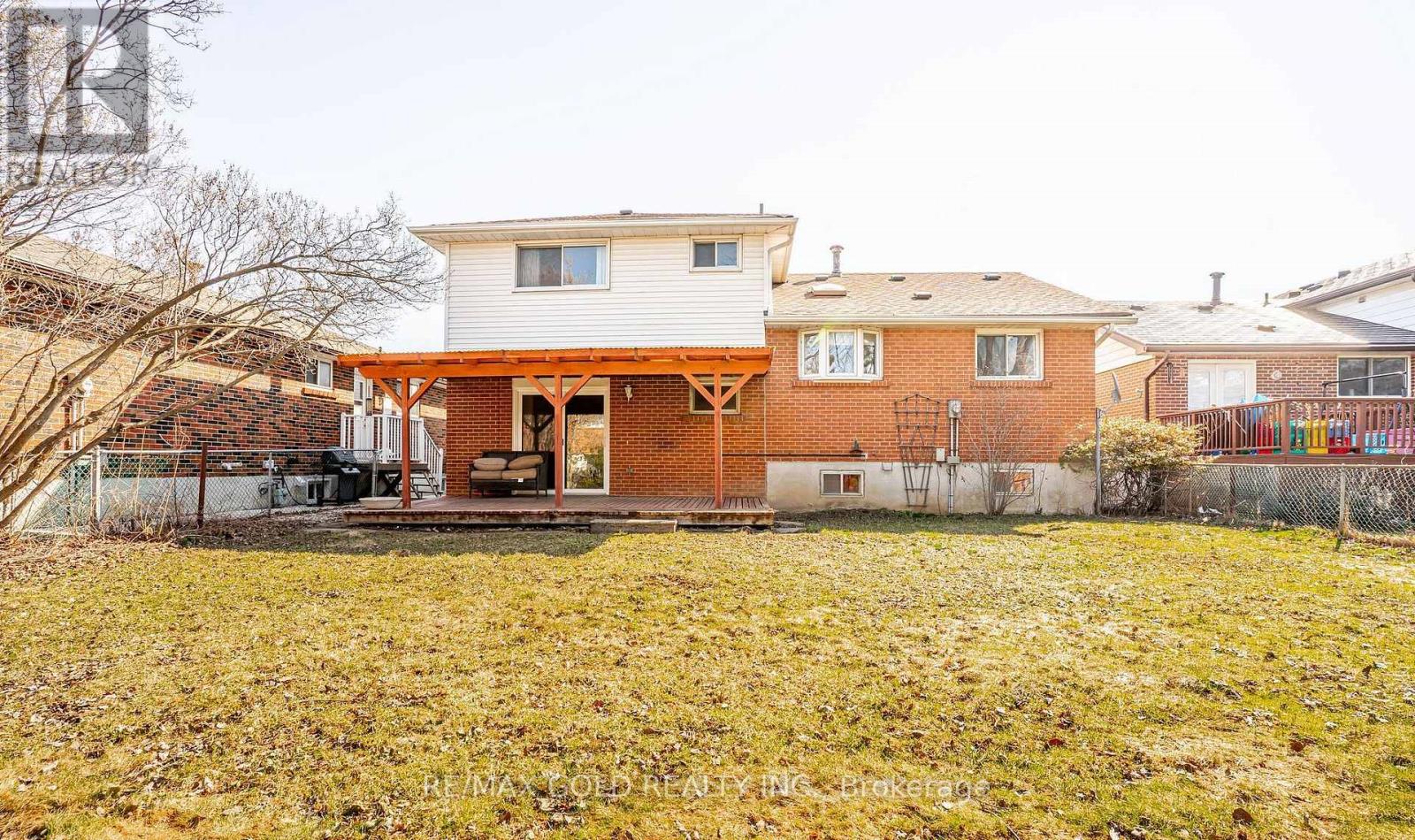 34 DEERFIELD CRESCENT - 39