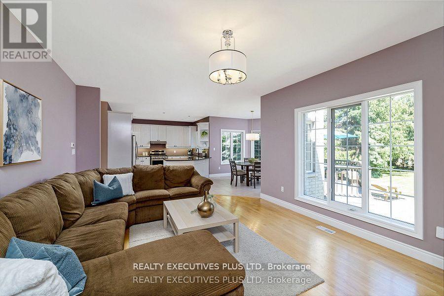 2547 MORRISON AVENUE - 11