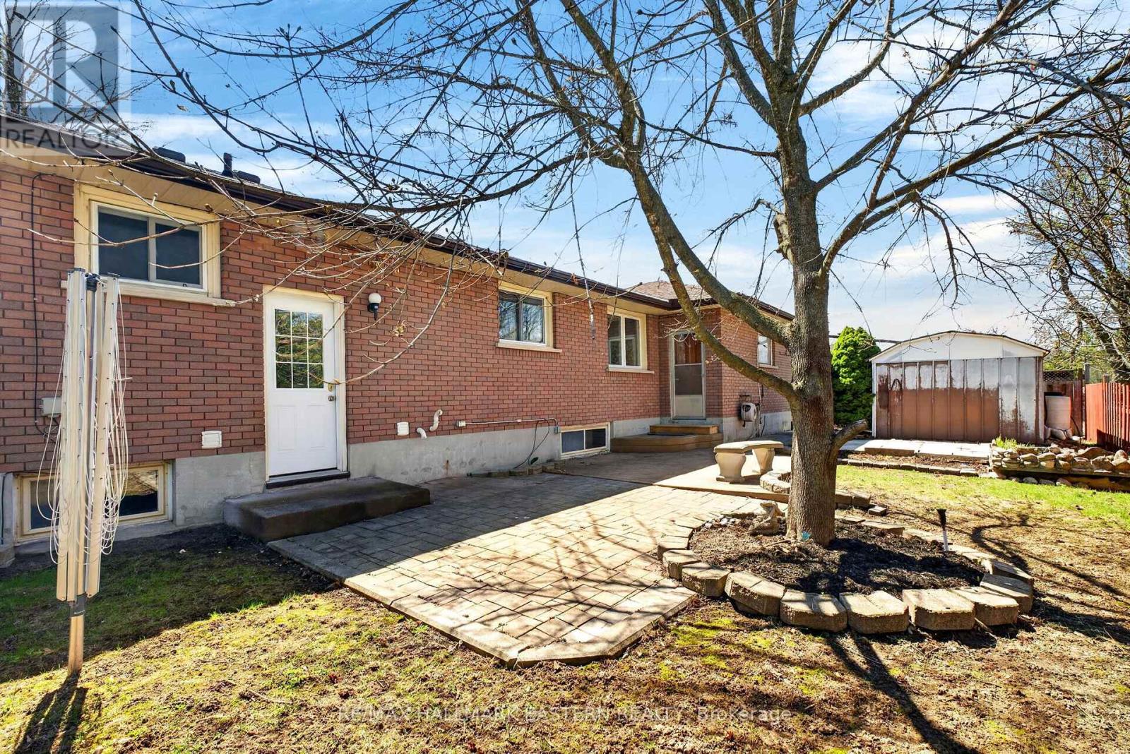 47 SPRINGBROOK DRIVE - 32