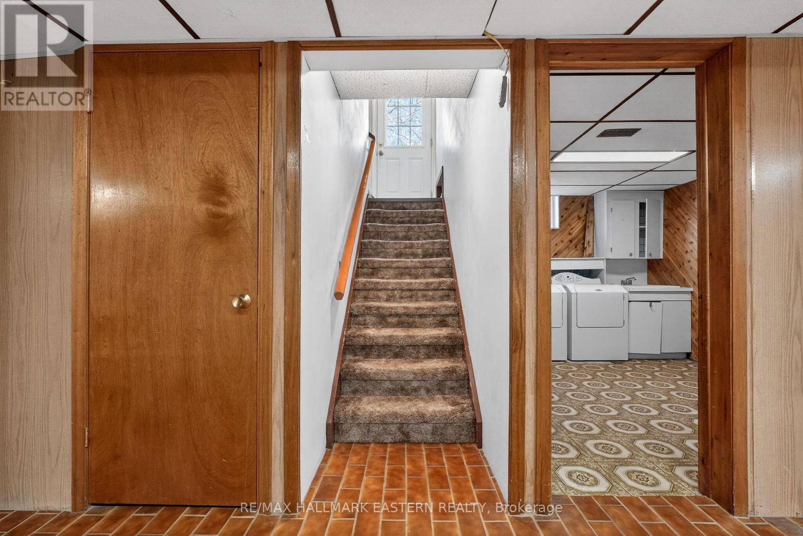 47 SPRINGBROOK DRIVE - 24