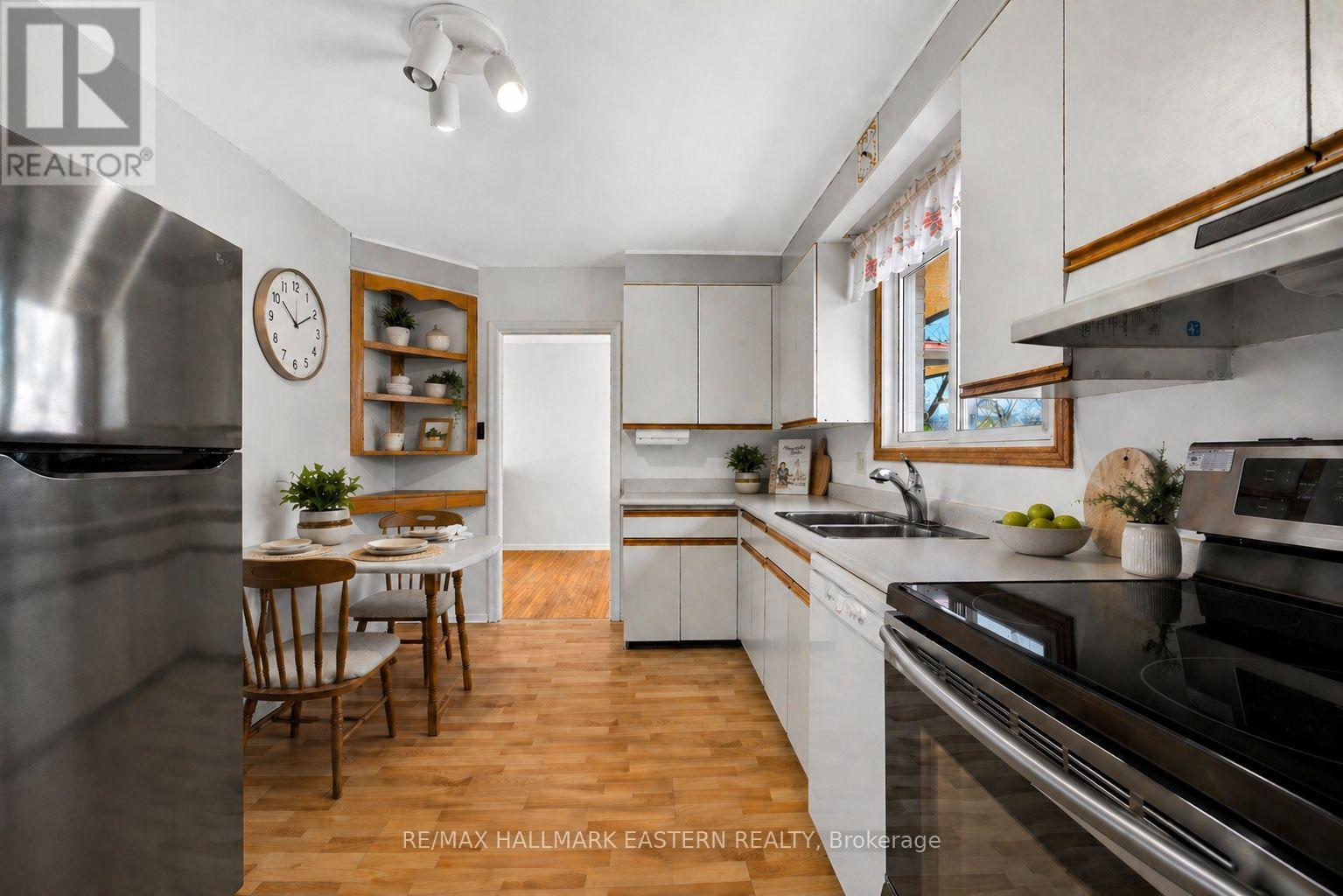 47 SPRINGBROOK DRIVE - 12