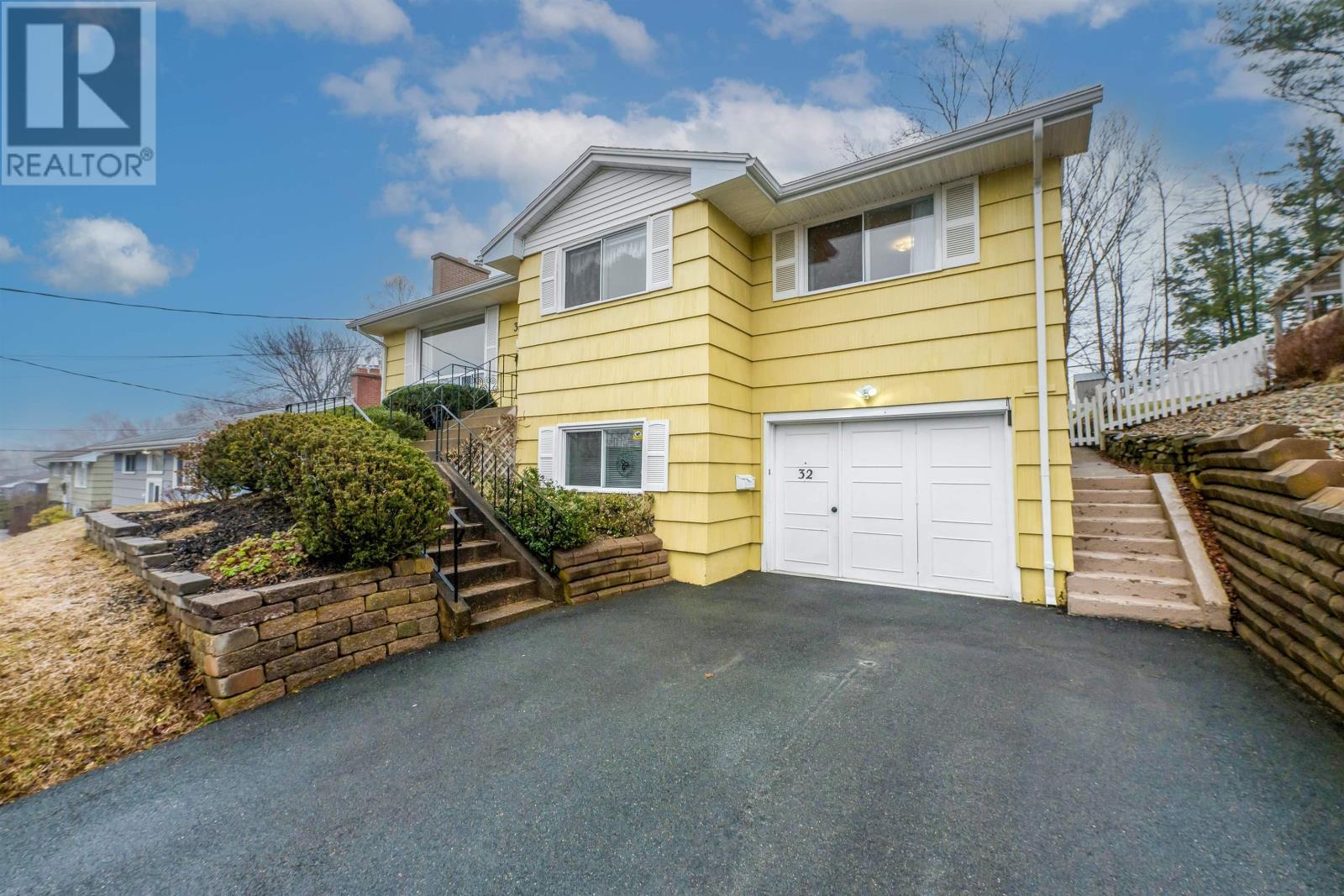Property 27 of 38 of 32 Canary Crescent