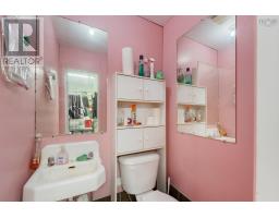 610 Main Street, Yarmouth, NS B5A1J9 Photo 11