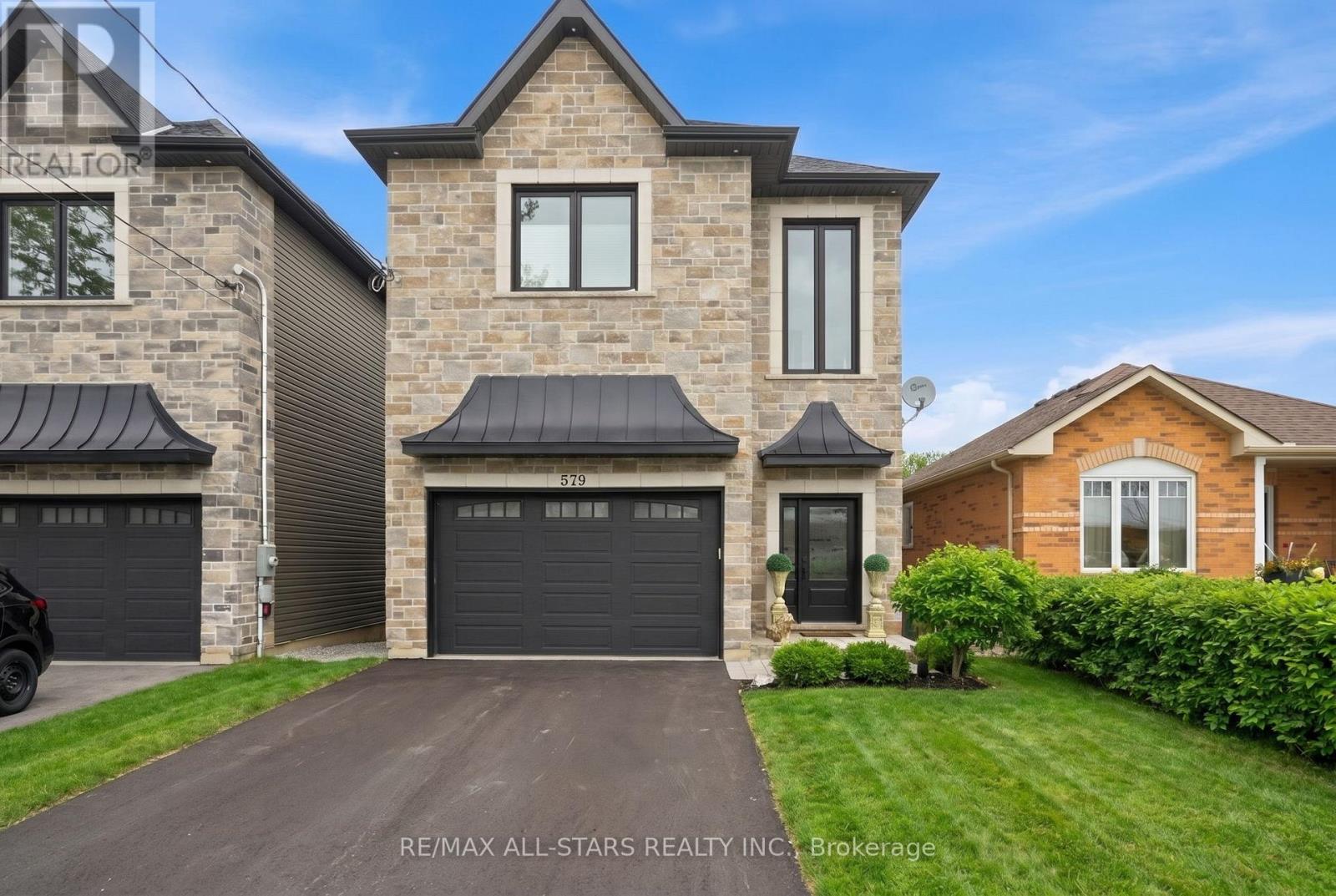 579 VICTORIA STREET - 1