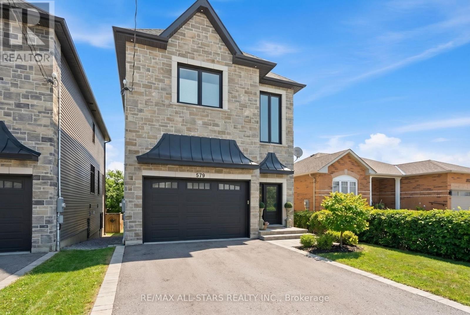 579 VICTORIA STREET - 45