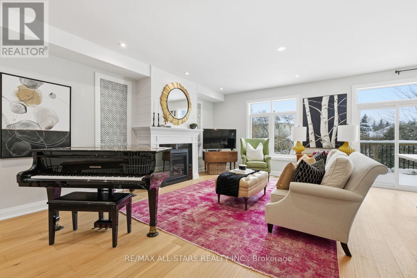 579 VICTORIA STREET - 7