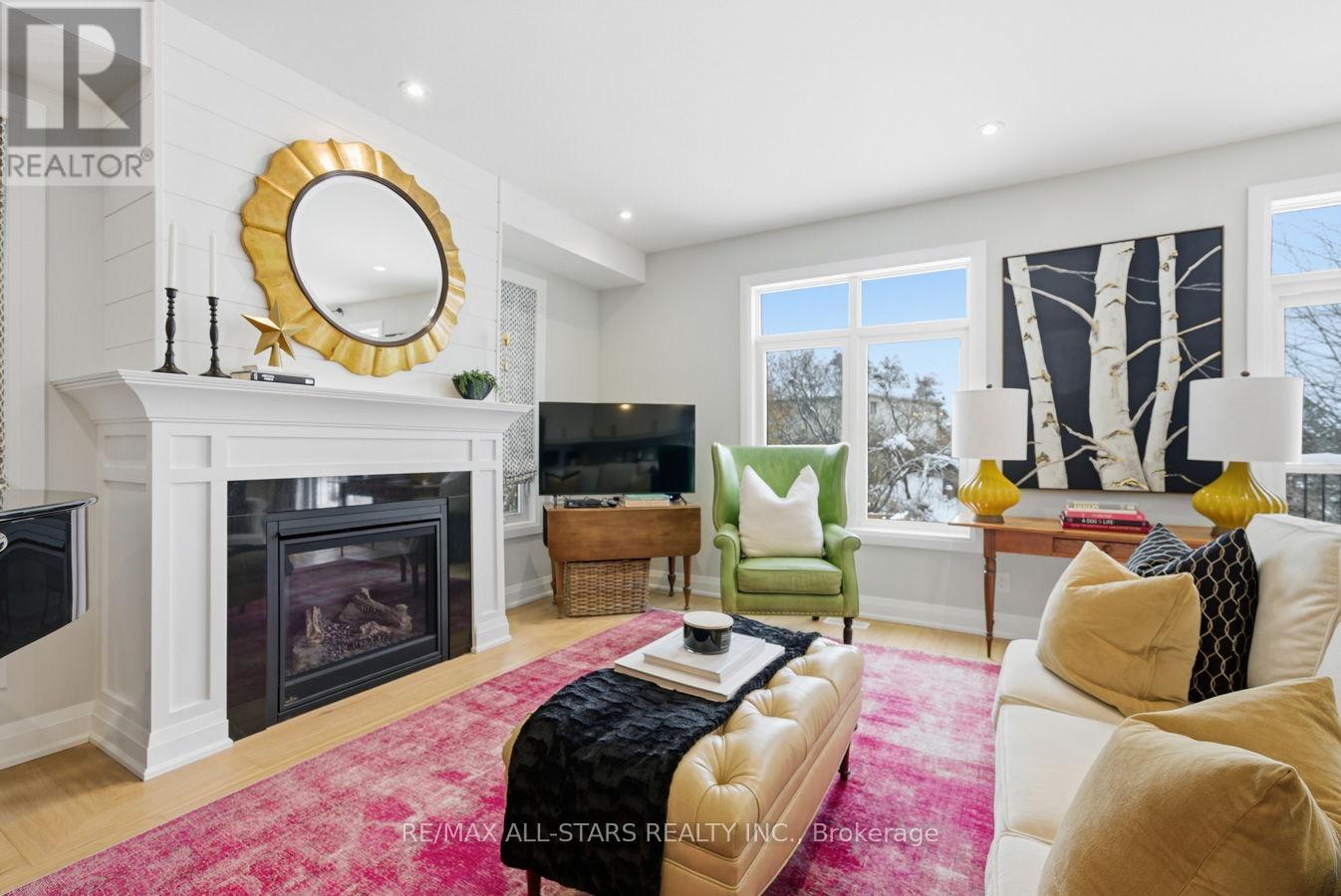 579 VICTORIA STREET - 8