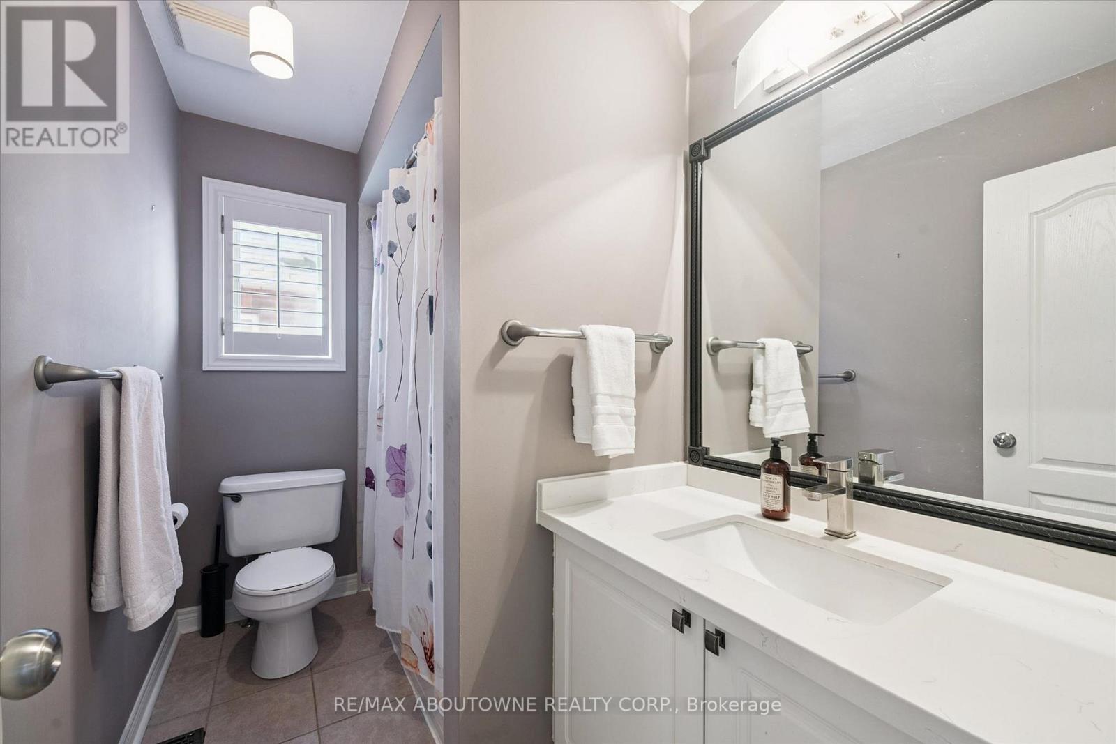 2484 CAPILANO CRESCENT - 30