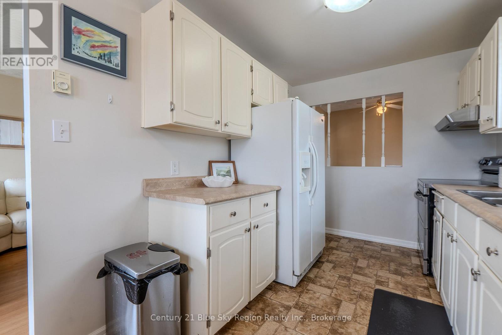 30 HARRIS DRIVE - 13