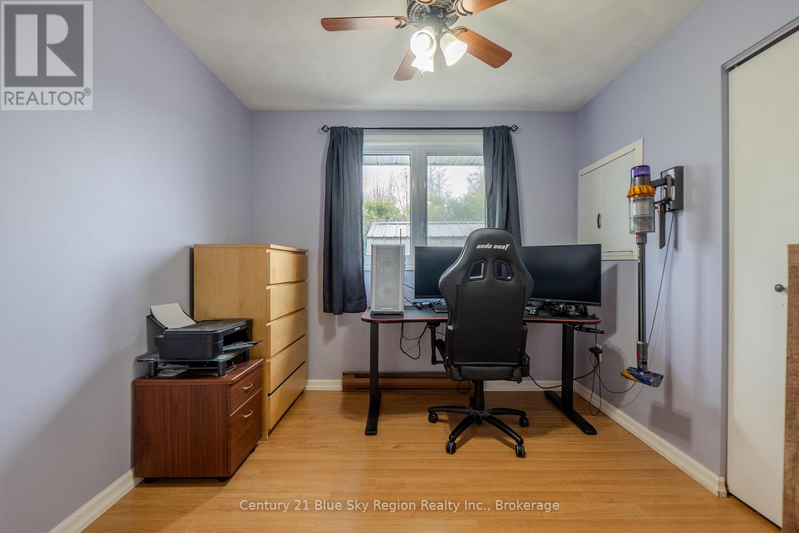 30 HARRIS DRIVE - 23