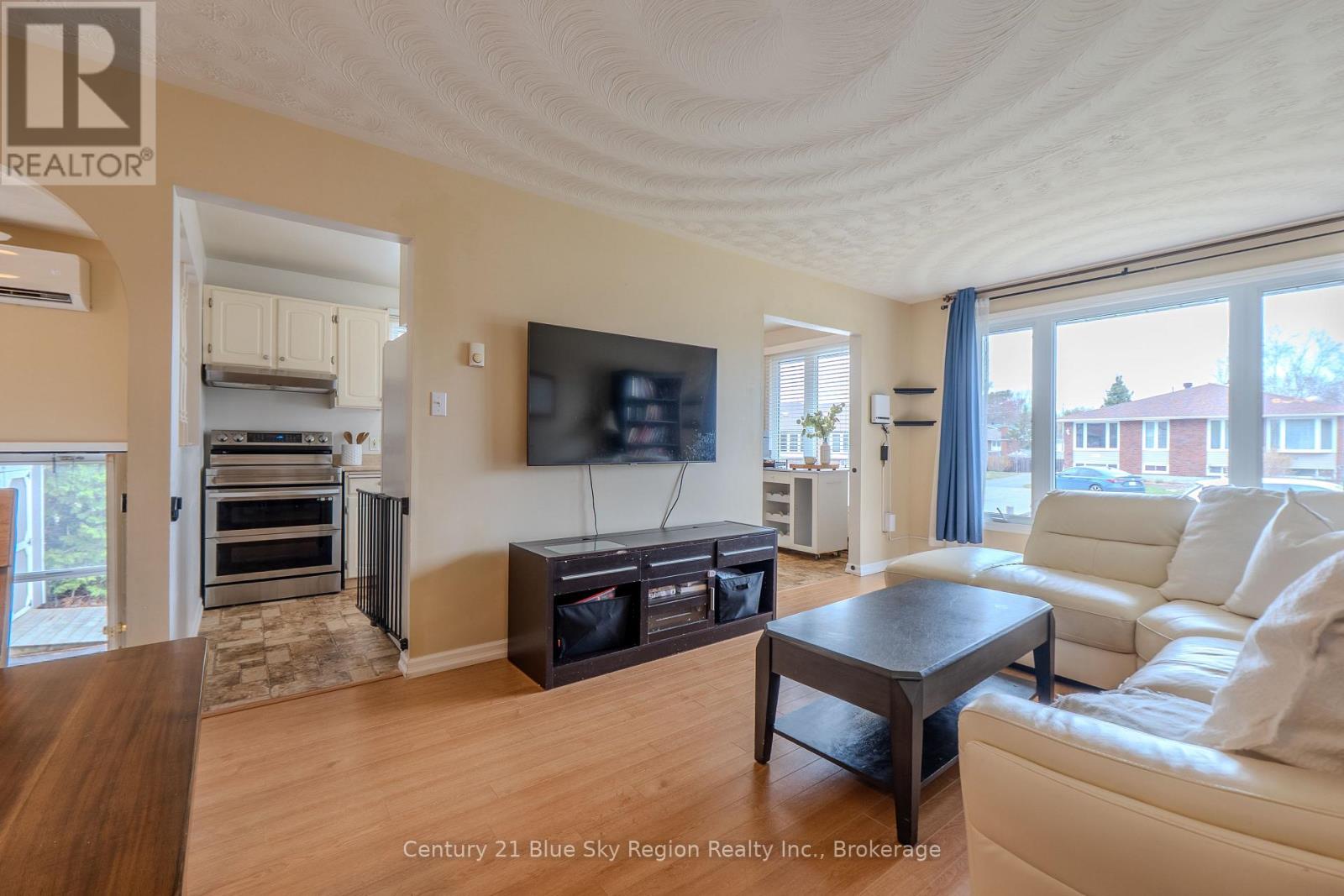 30 HARRIS DRIVE - 5