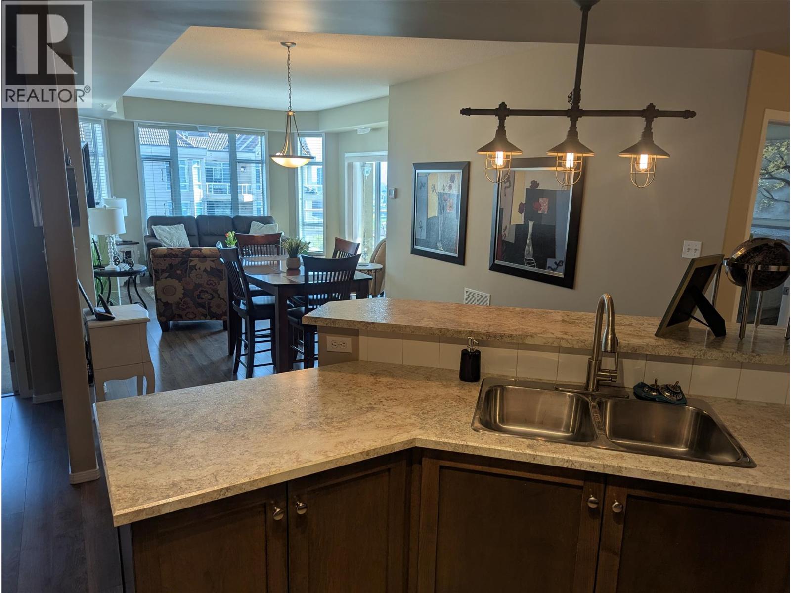 1502 1128 Sunset Drive, Kelowna