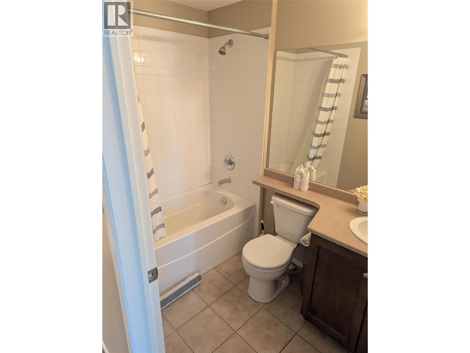 1502 1128 Sunset Drive, Kelowna