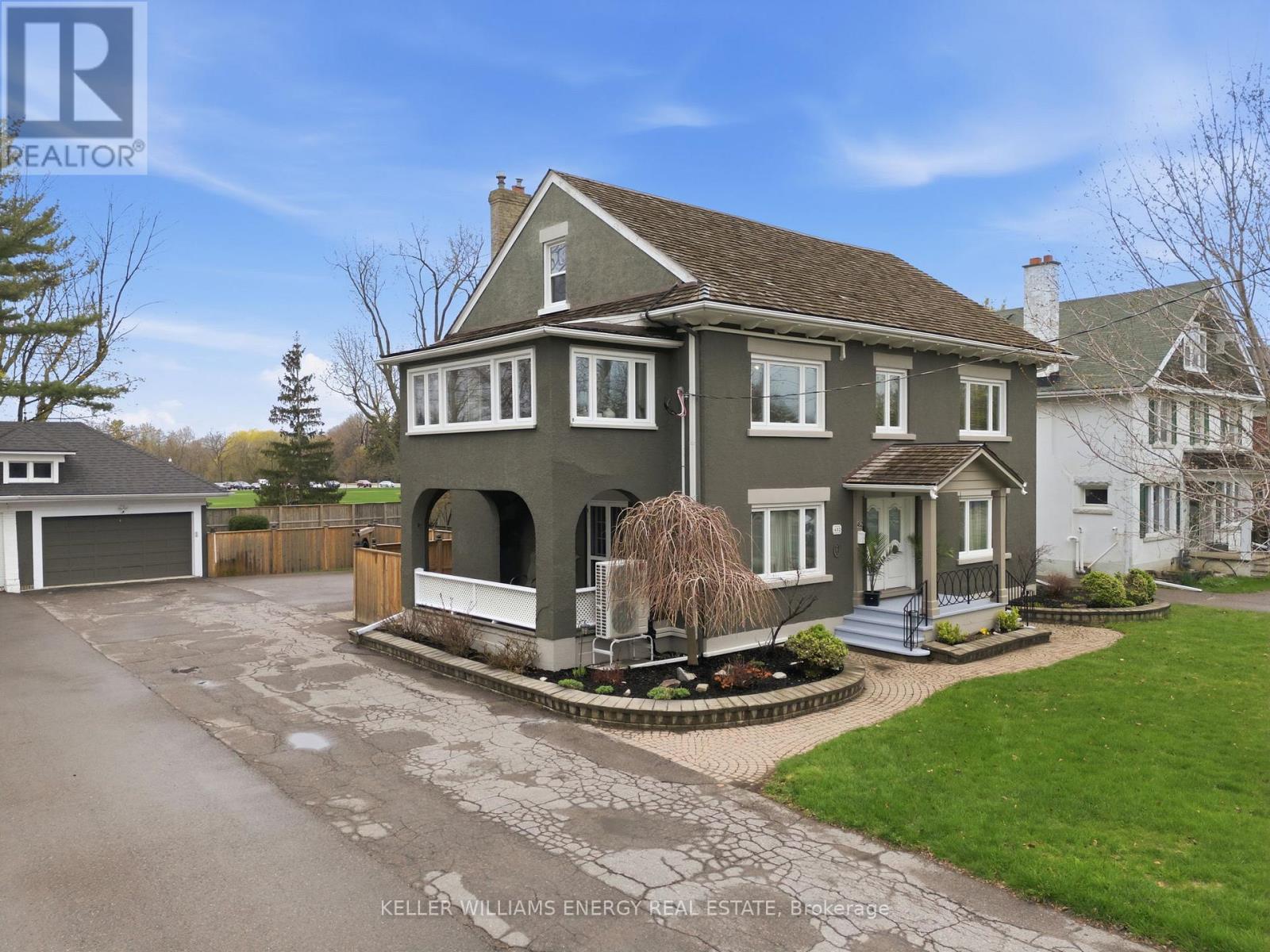 452 SIMCOE STREET N - 45