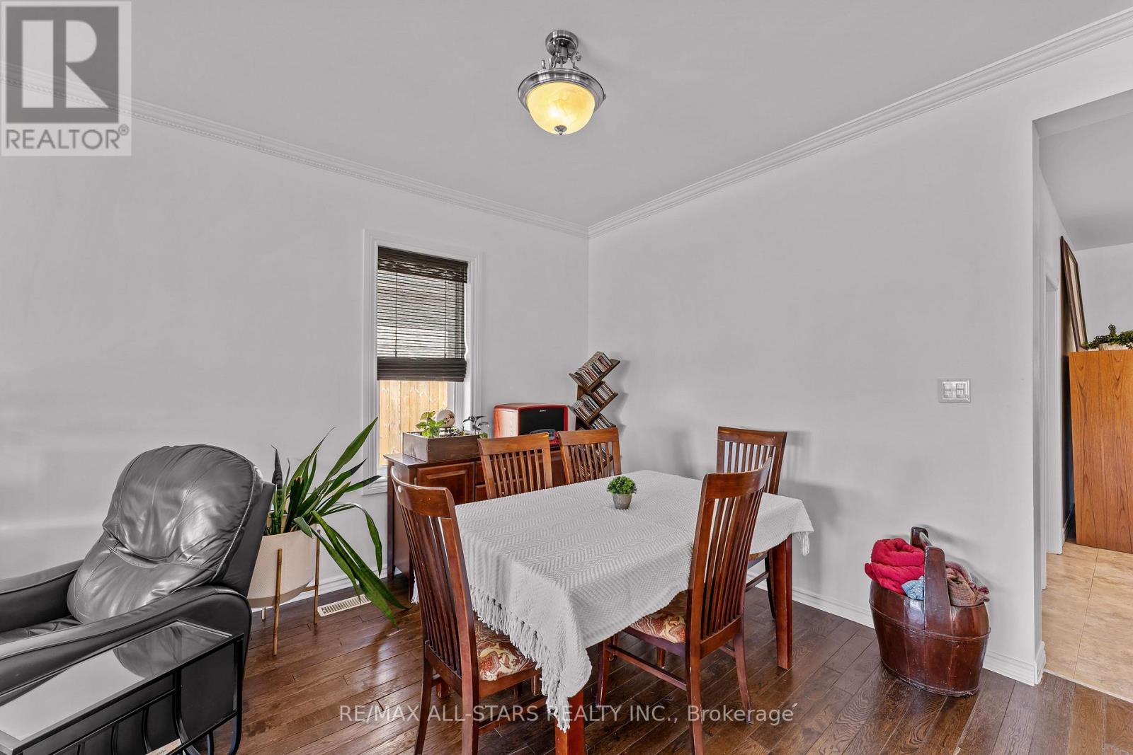 28 CAROLINE STREET - 14