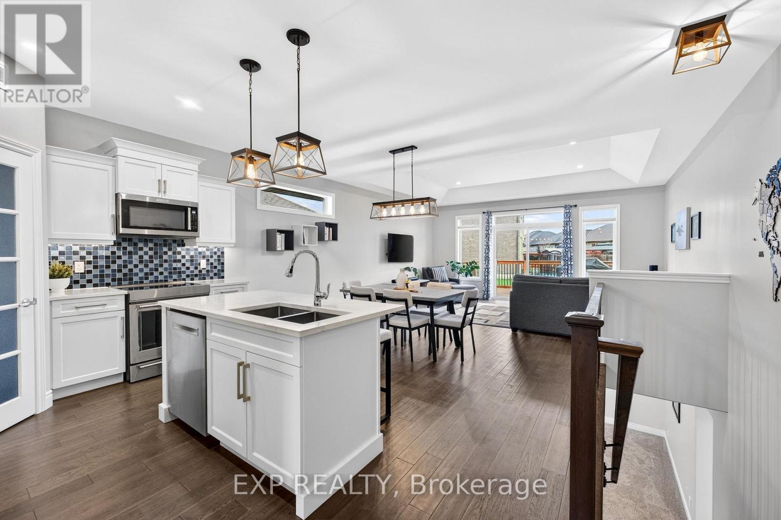 10 COVINGTON CRESCENT - 10