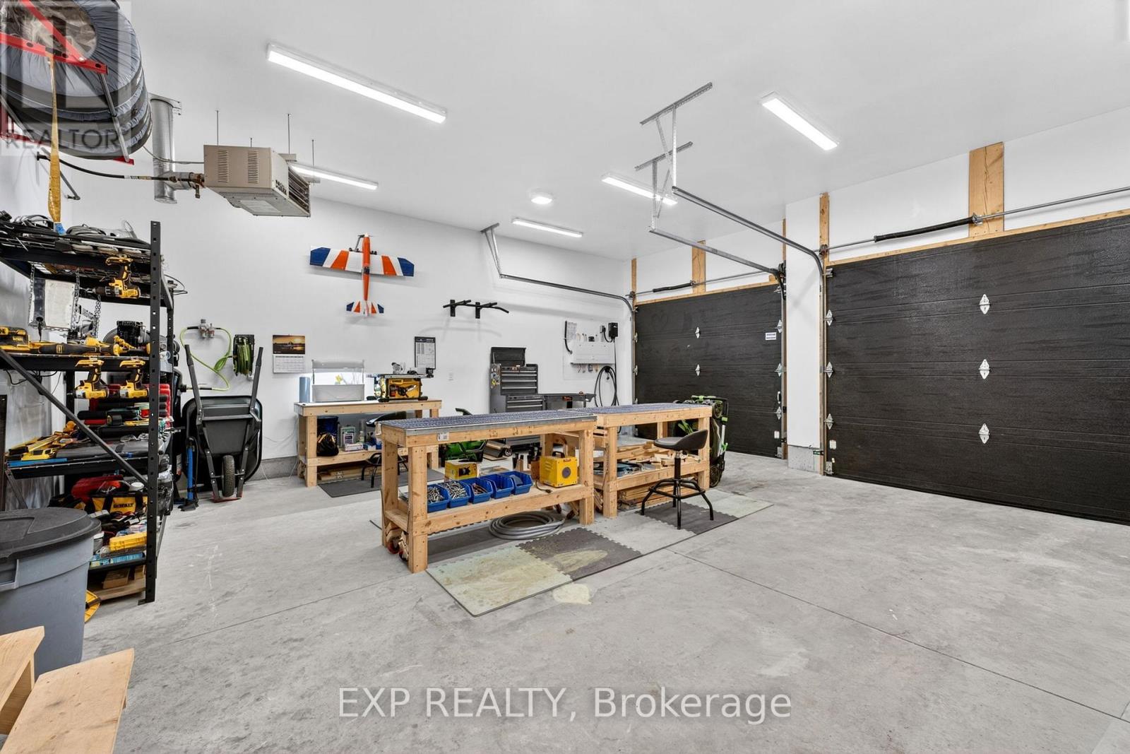 10 COVINGTON CRESCENT - 21