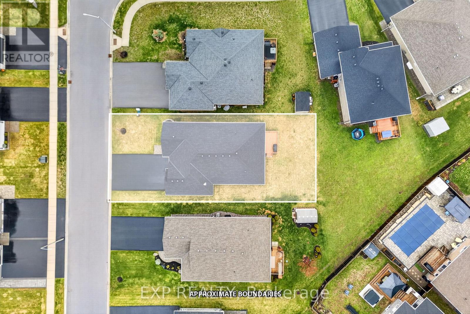 10 COVINGTON CRESCENT - 36