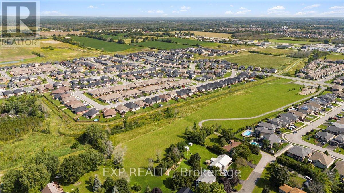 10 COVINGTON CRESCENT - 44