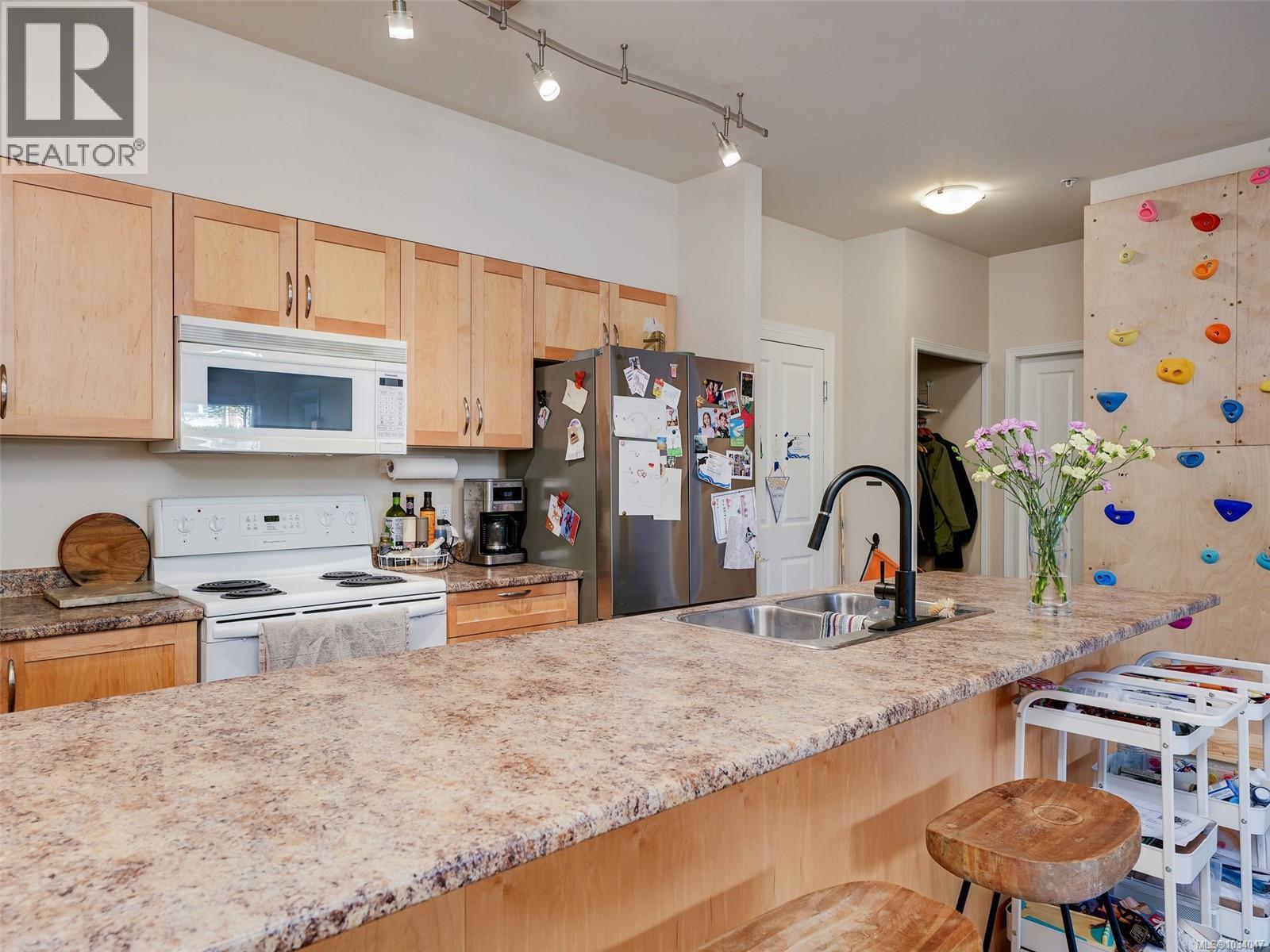 #101 1959 Polo Park Cres - 11