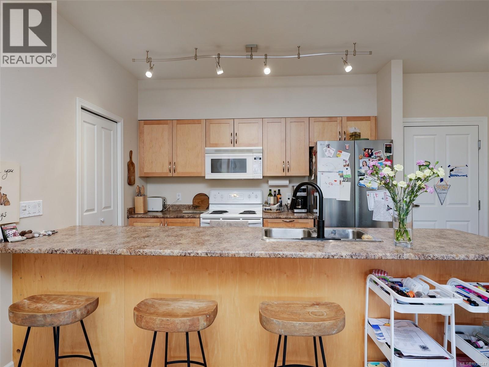 #101 1959 Polo Park Cres - 9