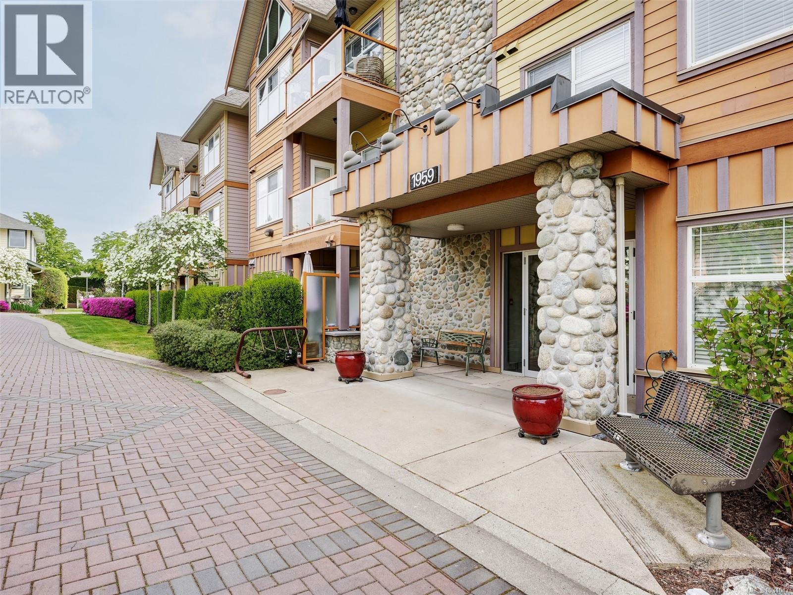 #101 1959 Polo Park Cres - 23