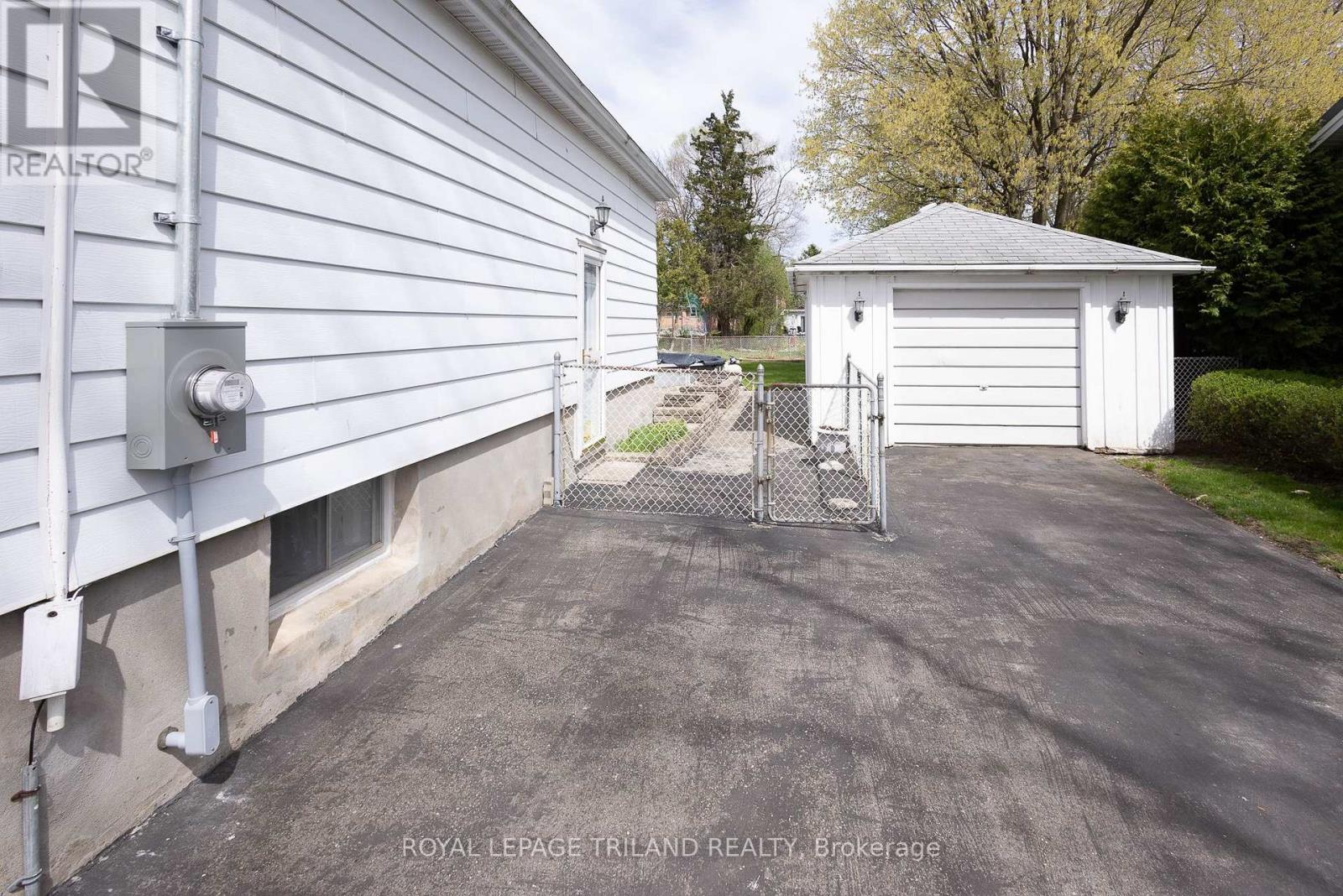 708 NORWOOD AVENUE - 32