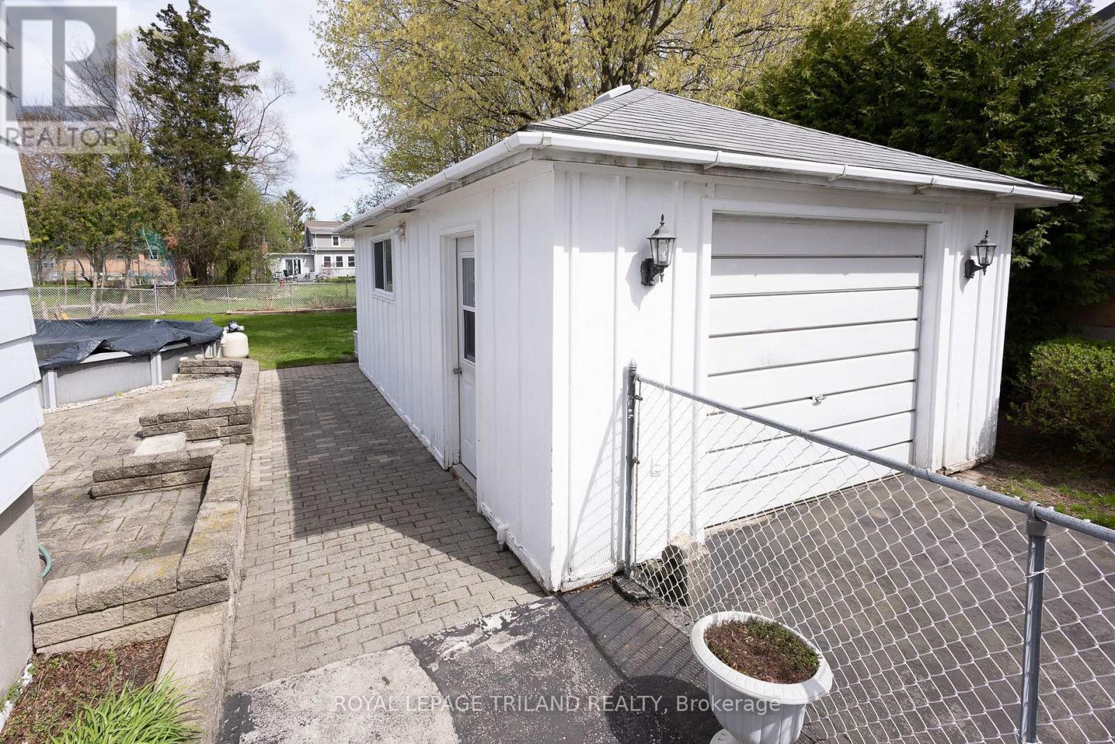 708 NORWOOD AVENUE - 33